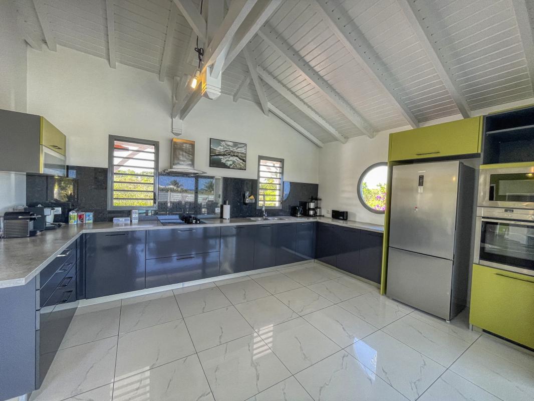 14 Location villa Andrea 3 chambres 6 personnes vue mer et piscine à sainte anne en guadeloupe - cuisine